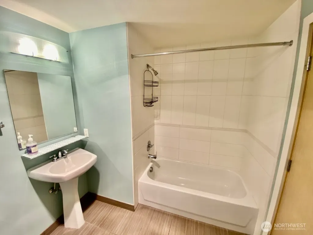 1620 Belmont Avenue Seattle WA 98122
