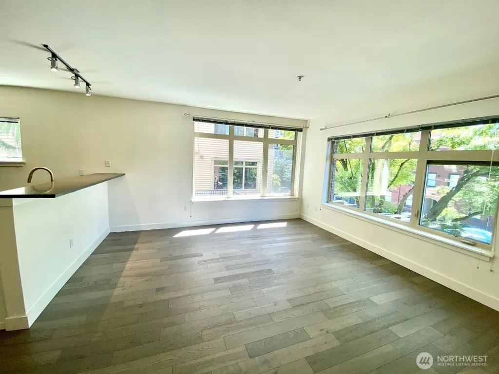 1620 Belmont Avenue Seattle WA 98122