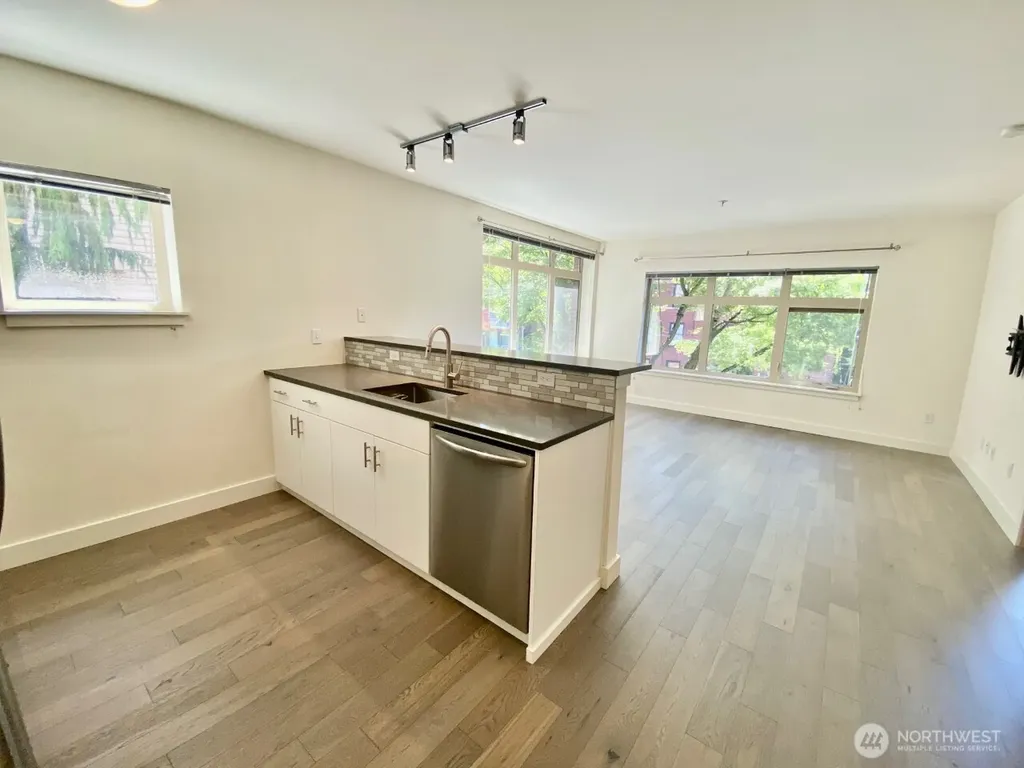 1620 Belmont Avenue Seattle WA 98122