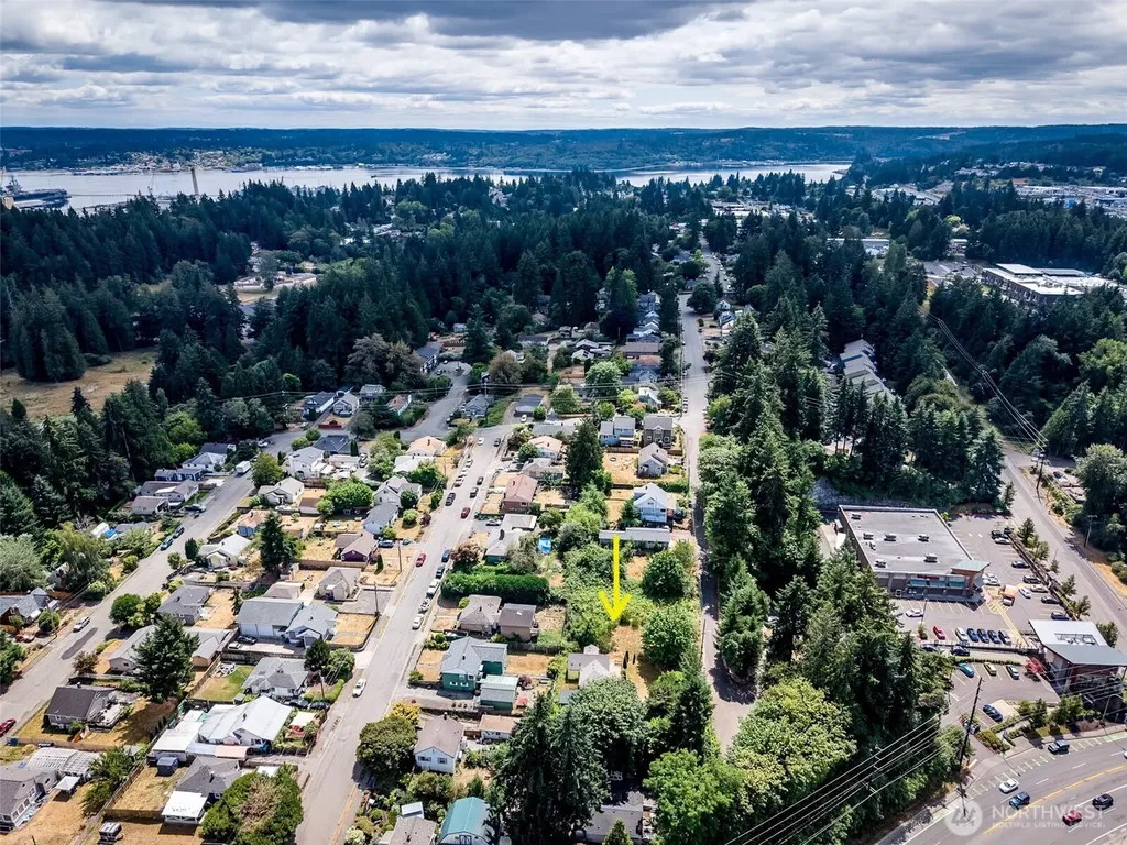 624 Dora Avenue Bremerton WA 98312