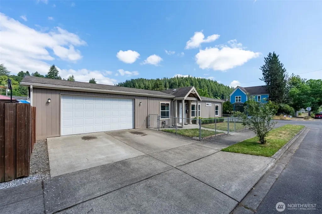 102 N Diamond Street Centralia WA 98531