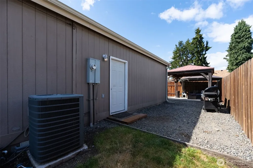 102 N Diamond Street Centralia WA 98531