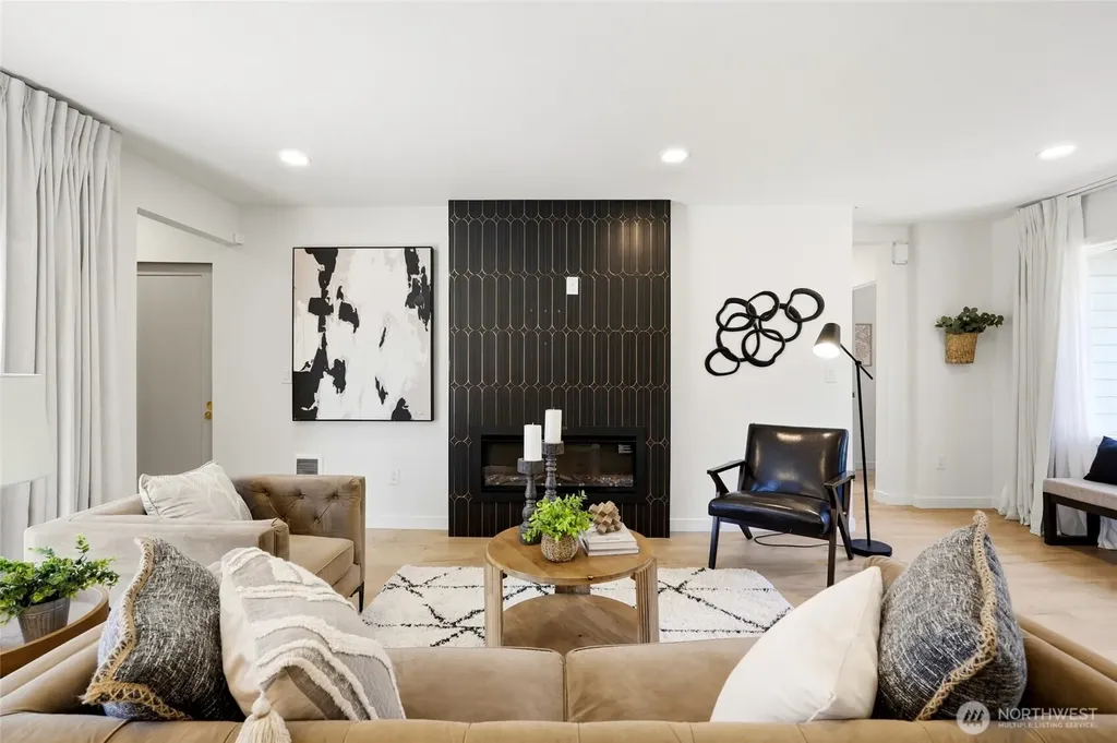 5946 18th Avenue SW Seattle WA 98106
