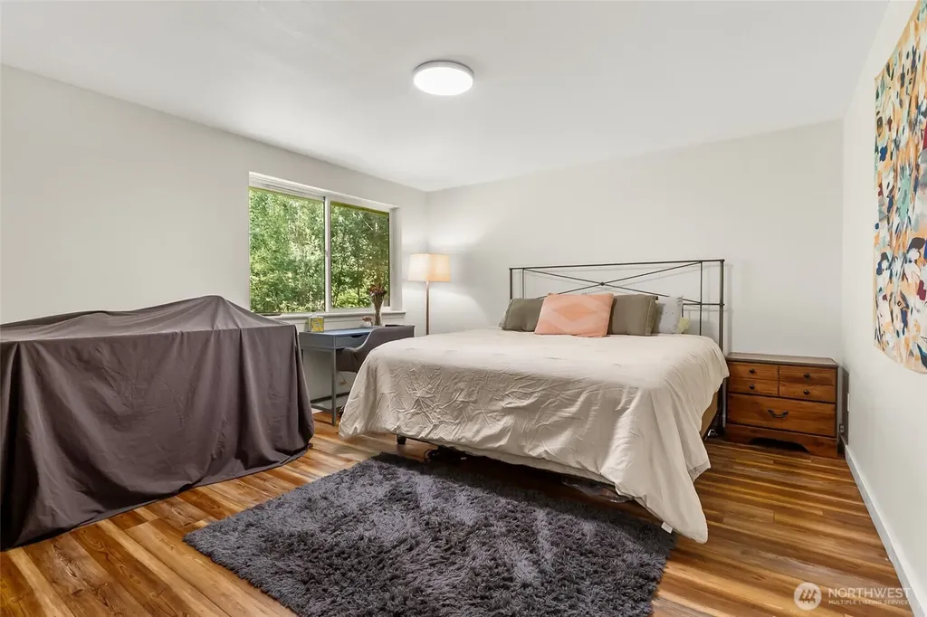 911 E Dawn Drive Allyn WA 98524