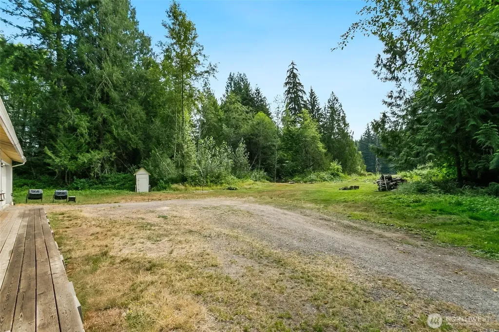 911 E Dawn Drive Allyn WA 98524