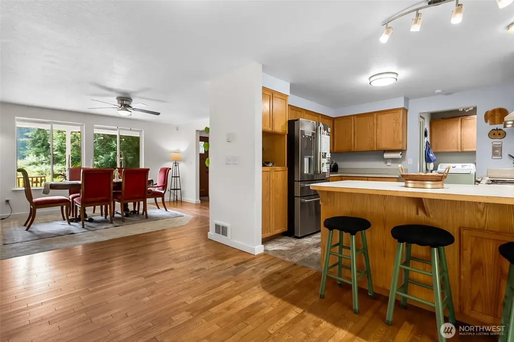 911 E Dawn Drive Allyn WA 98524