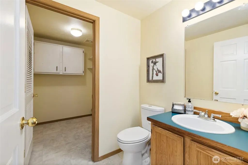 4557 NW Knute Anderson Road Silverdale WA 98383