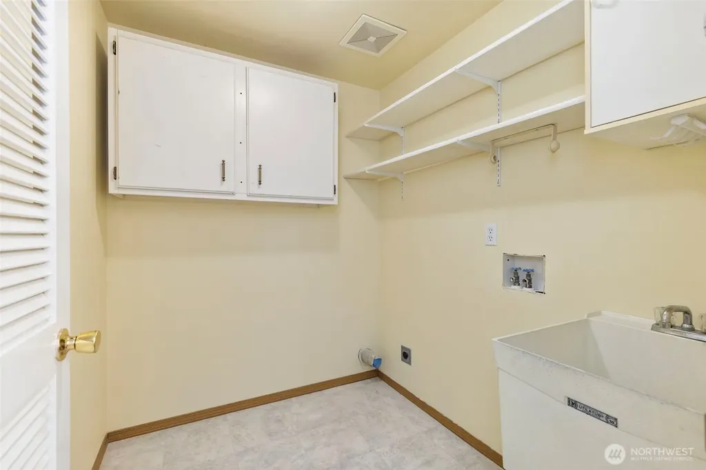 4557 NW Knute Anderson Road Silverdale WA 98383