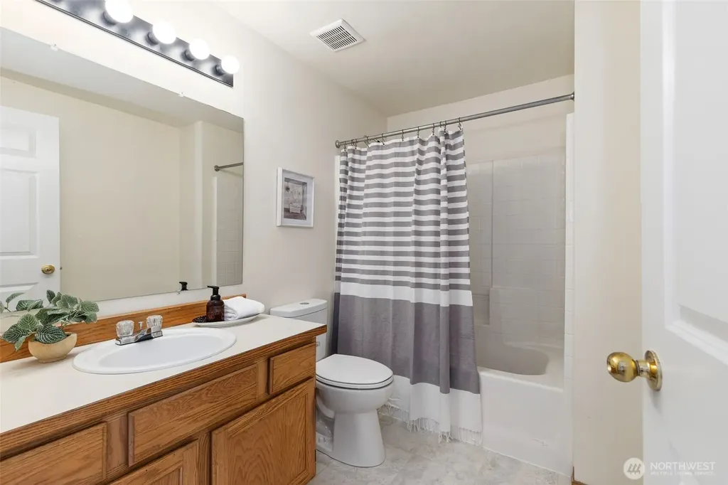 4557 NW Knute Anderson Road Silverdale WA 98383