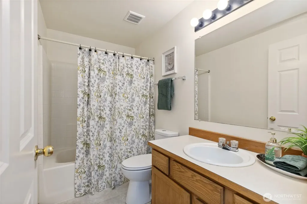 4557 NW Knute Anderson Road Silverdale WA 98383