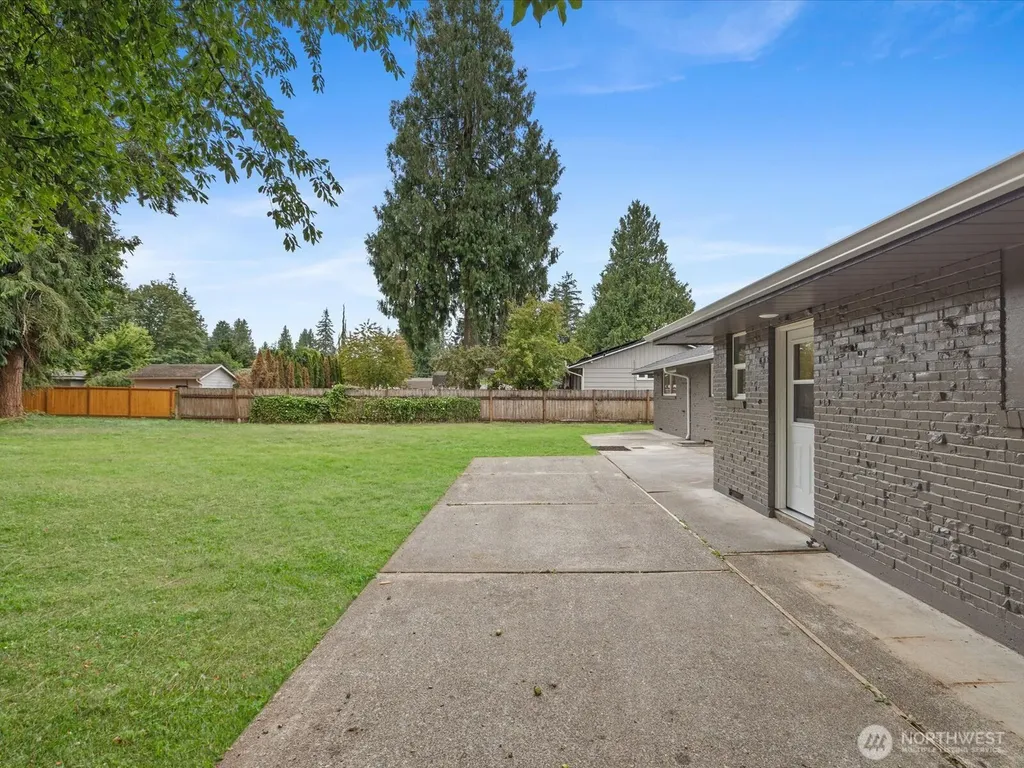 5724 78th Place NE Marysville WA 98270