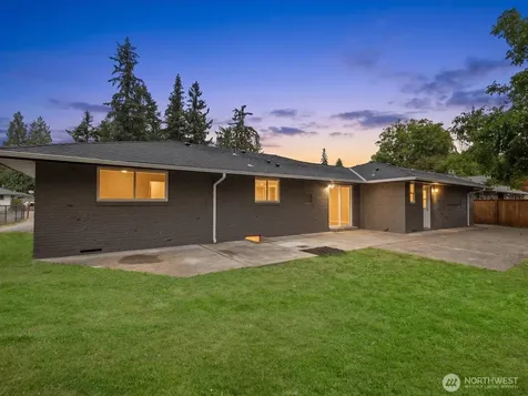 5724 78th Place NE Marysville WA 98270