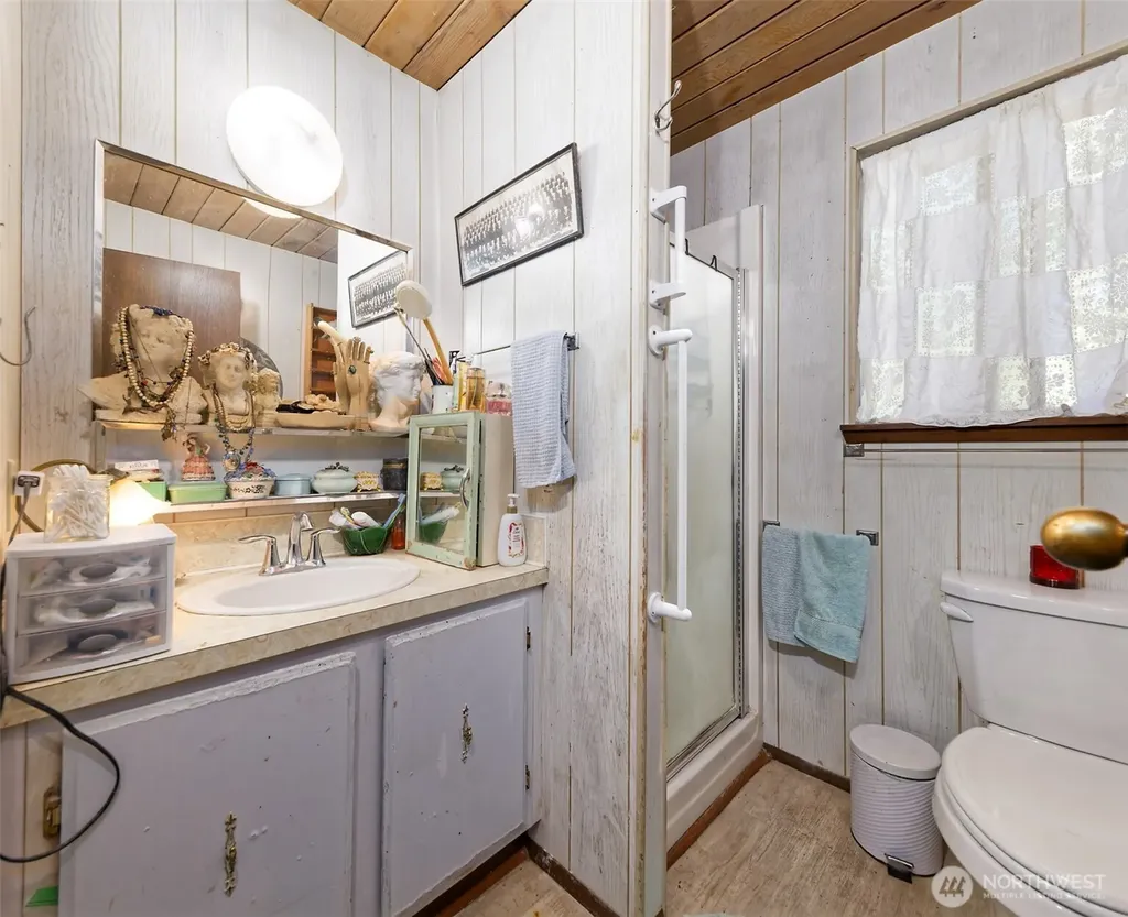 71 E Leisure Lane Grapeview WA 98546