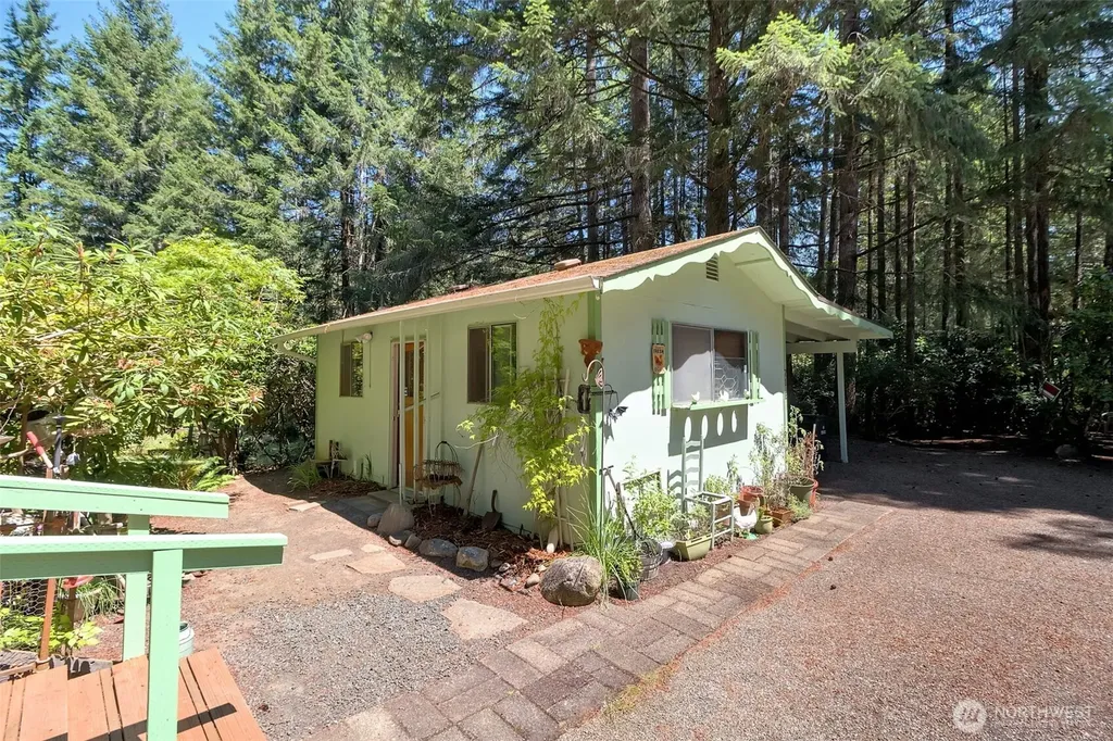 71 E Leisure Lane Grapeview WA 98546