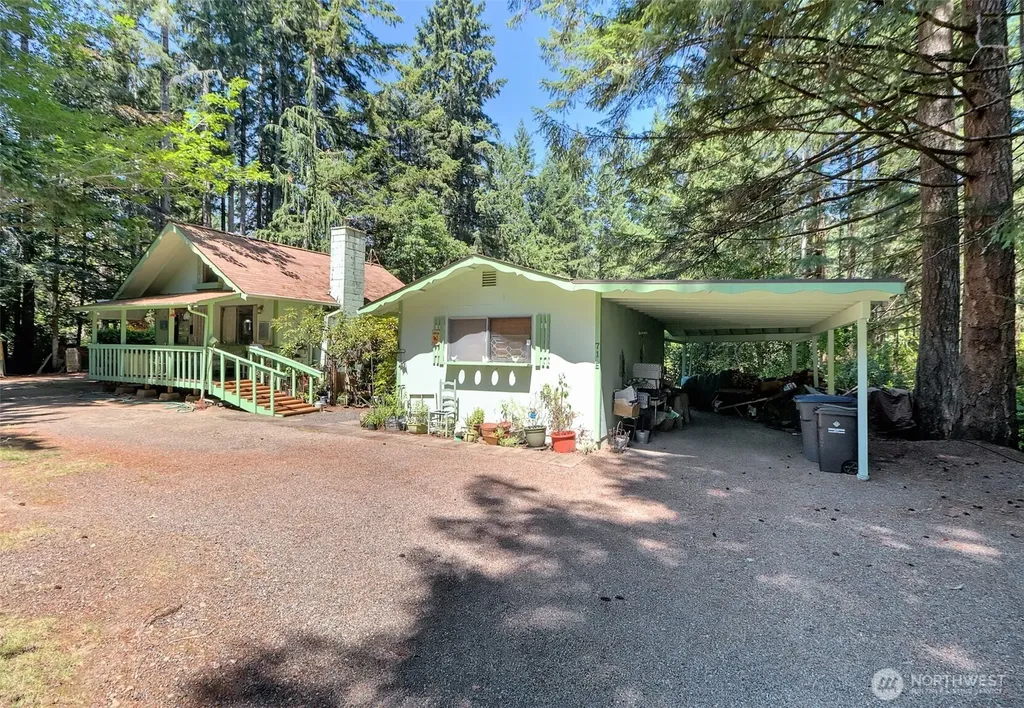 71 E Leisure Lane Grapeview WA 98546