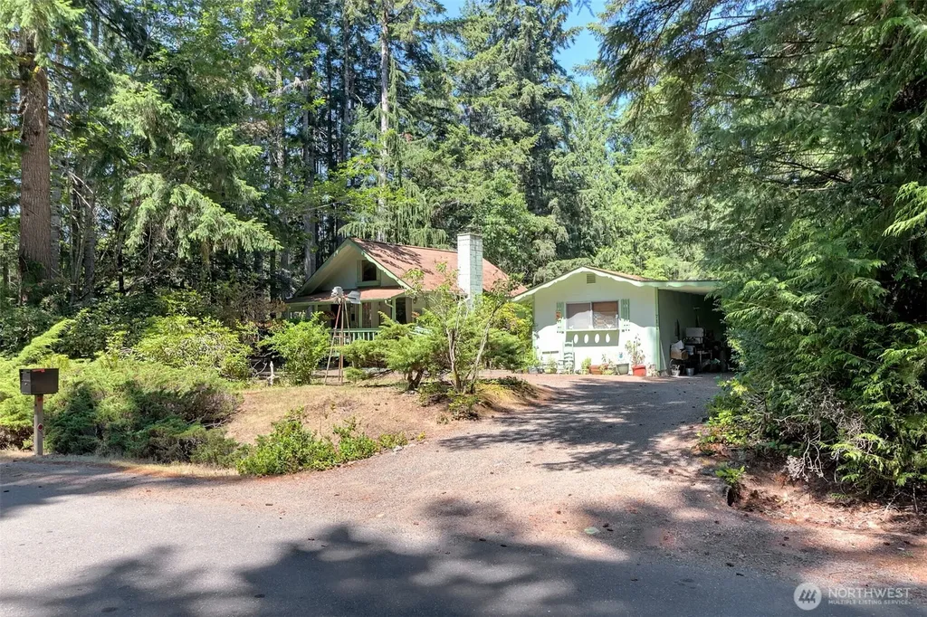71 E Leisure Lane Grapeview WA 98546