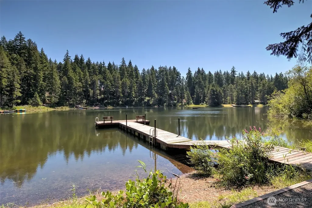 71 E Leisure Lane Grapeview WA 98546