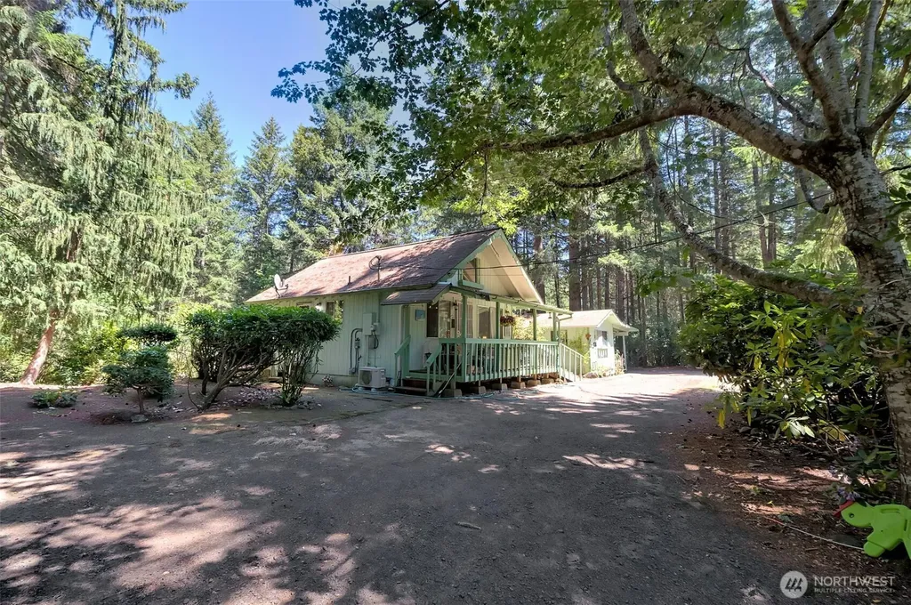 71 E Leisure Lane Grapeview WA 98546