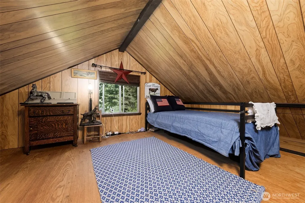 71 E Leisure Lane Grapeview WA 98546