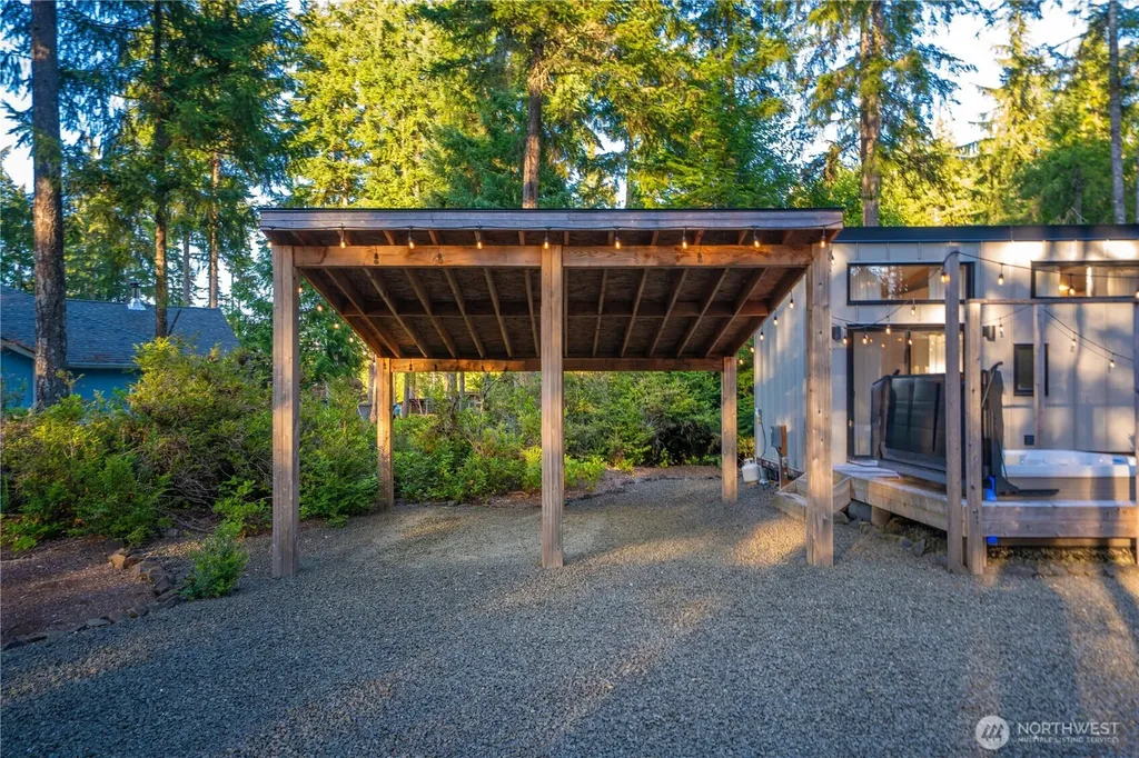 1431 E Phillips Lake Loop Road Shelton WA 98584