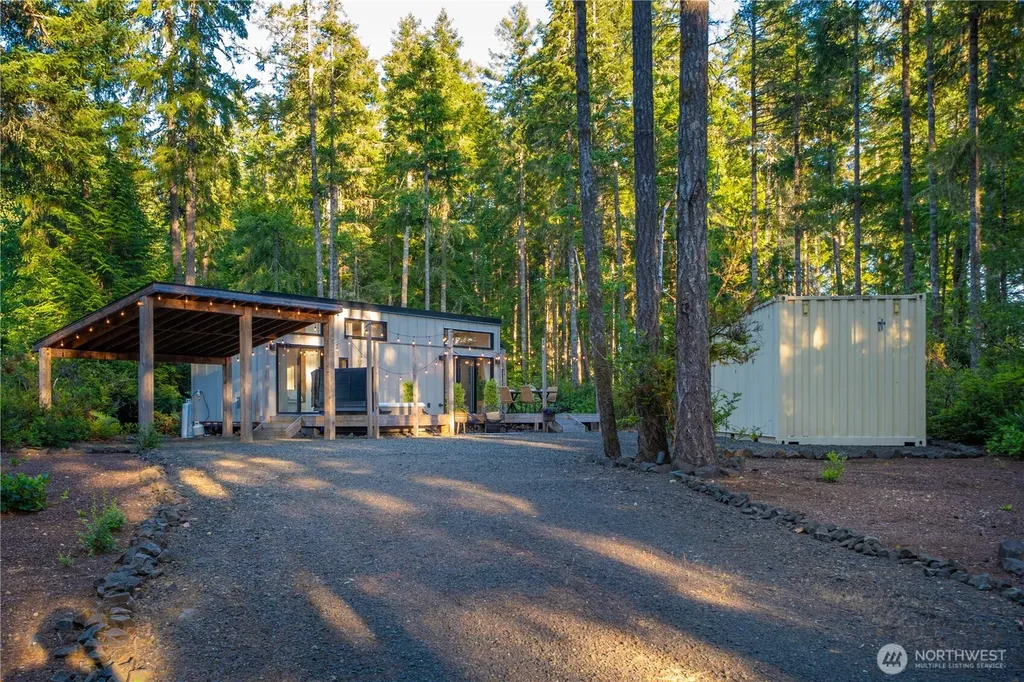 1431 E Phillips Lake Loop Road Shelton WA 98584