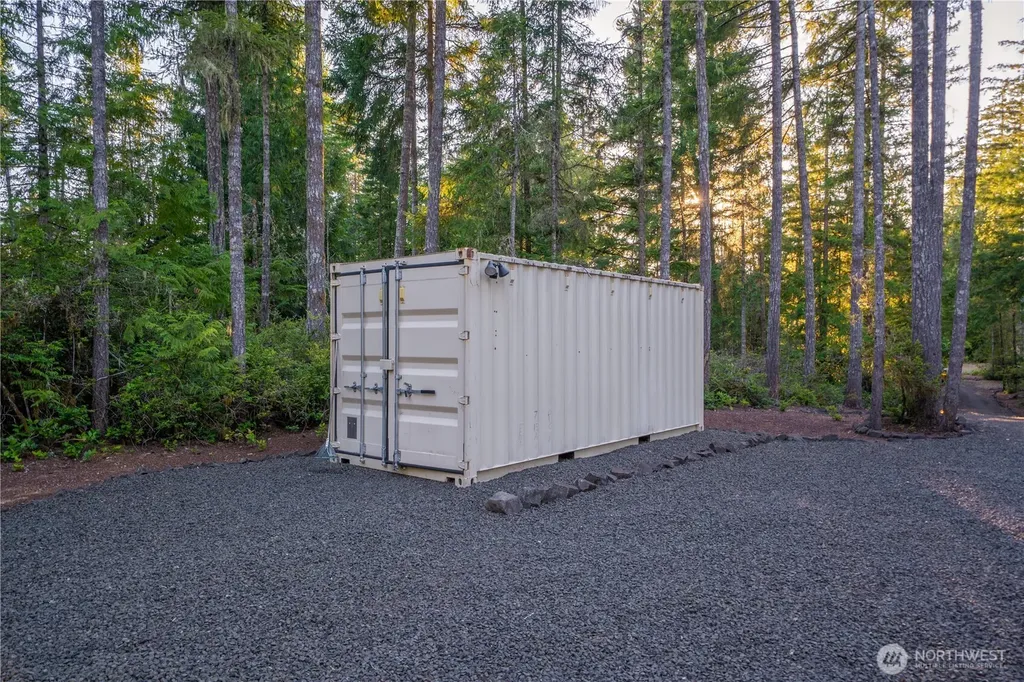 1431 E Phillips Lake Loop Road Shelton WA 98584