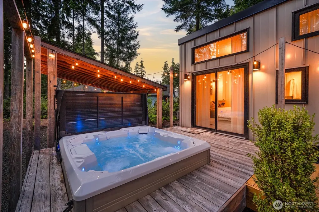 1431 E Phillips Lake Loop Road Shelton WA 98584