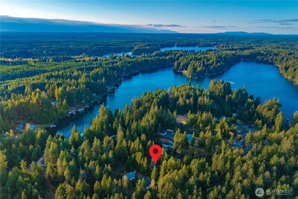 1431 E Phillips Lake Loop Road Shelton WA 98584