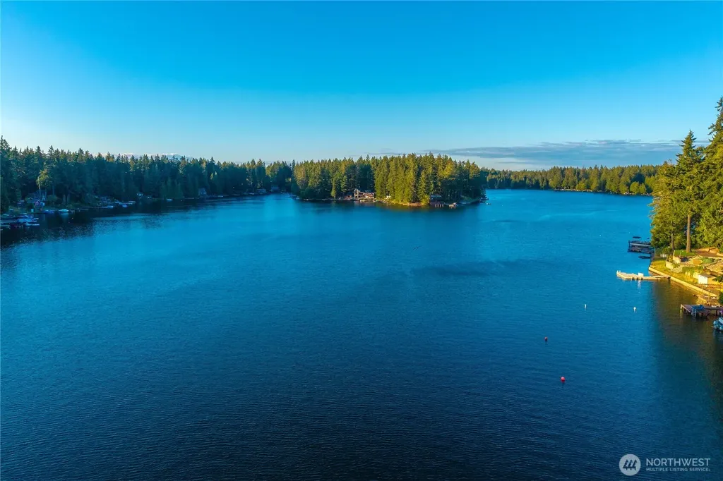1431 E Phillips Lake Loop Road Shelton WA 98584