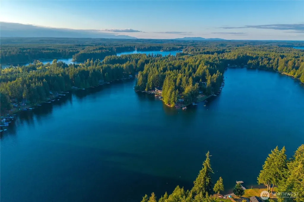 1431 E Phillips Lake Loop Road Shelton WA 98584
