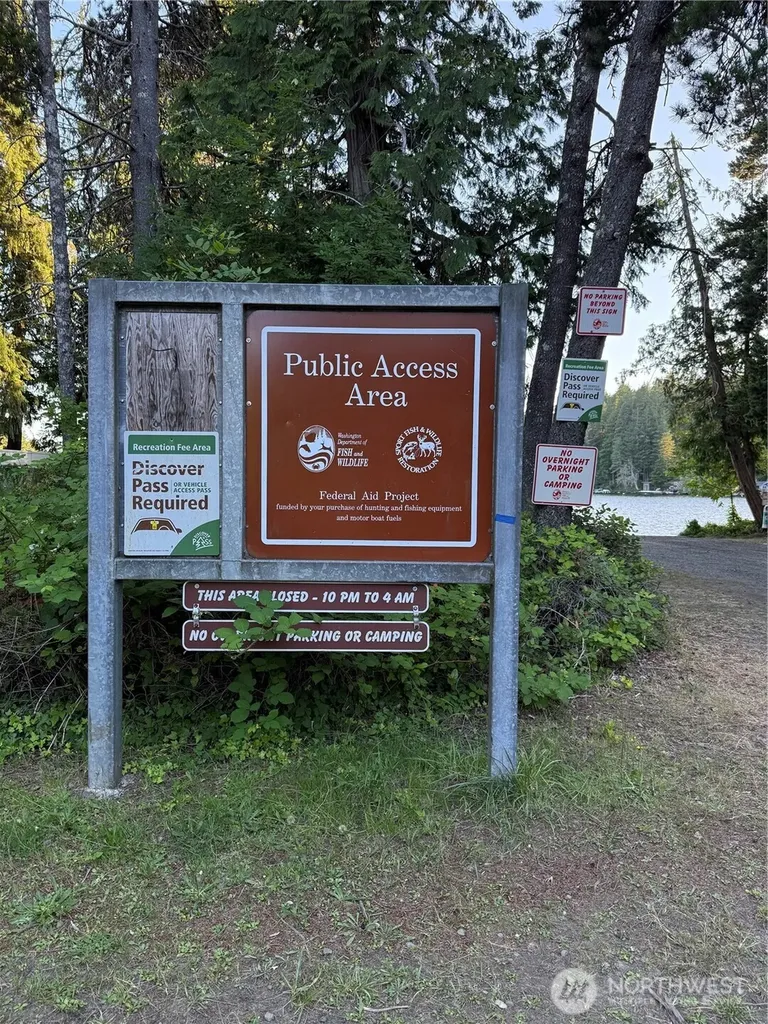 1431 E Phillips Lake Loop Road Shelton WA 98584