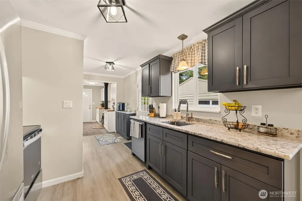 21016 78th Avenue W Edmonds WA 98026