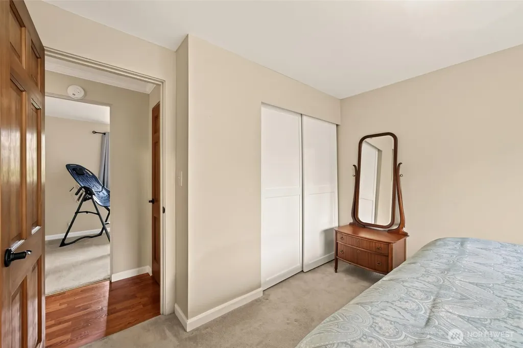 21016 78th Avenue W Edmonds WA 98026