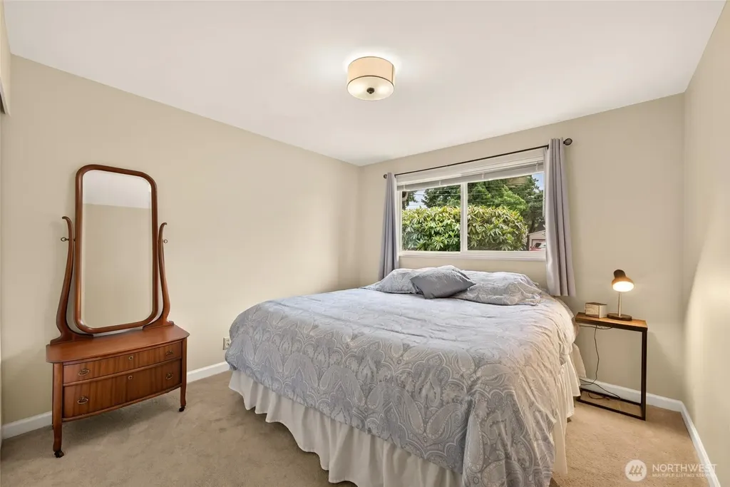 21016 78th Avenue W Edmonds WA 98026