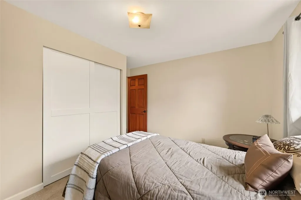 21016 78th Avenue W Edmonds WA 98026