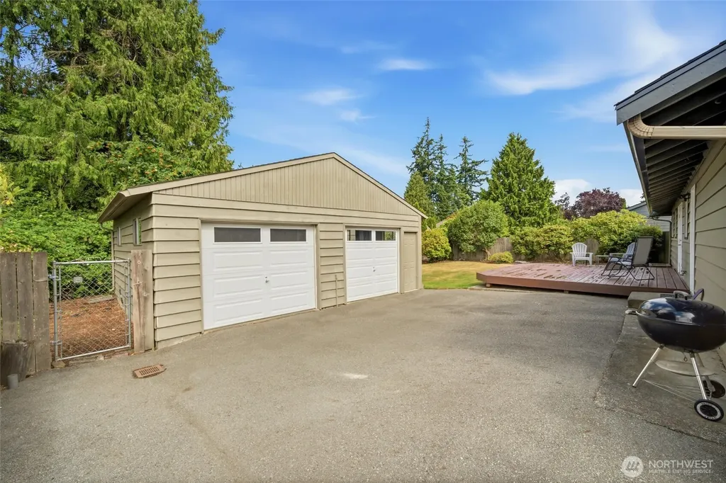 21016 78th Avenue W Edmonds WA 98026