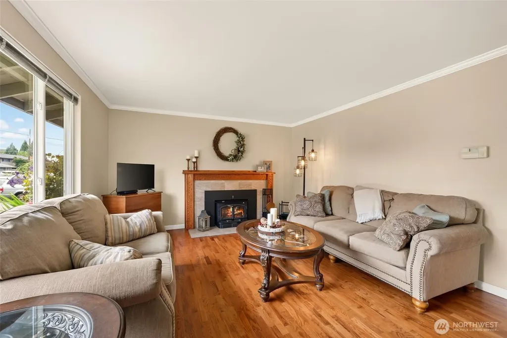 21016 78th Avenue W Edmonds WA 98026