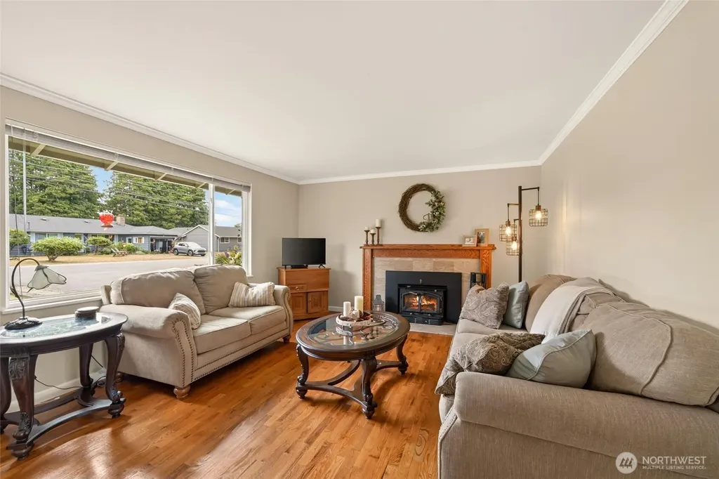21016 78th Avenue W Edmonds WA 98026