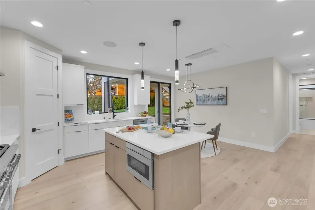 4025 172nd Avenue NE Redmond WA 98052