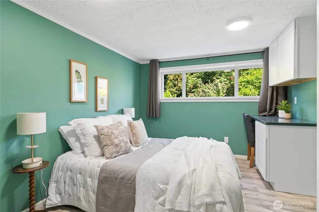 26432 Somerset Lane Kent WA 98032