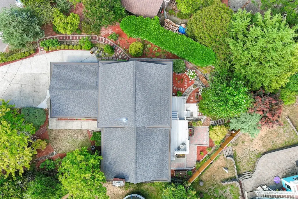 26432 Somerset Lane Kent WA 98032