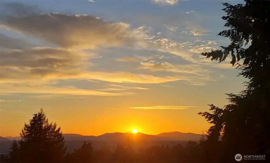 26432 Somerset Lane Kent WA 98032