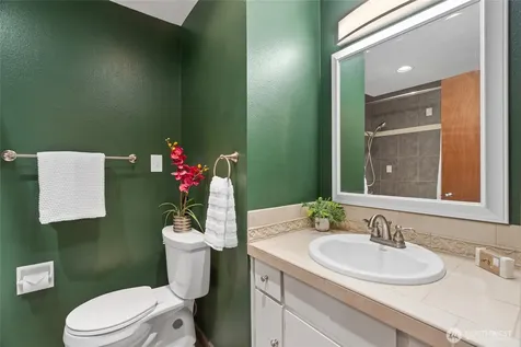 26432 Somerset Lane Kent WA 98032