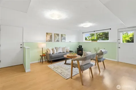 26432 Somerset Lane Kent WA 98032