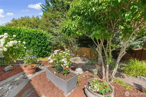 26432 Somerset Lane Kent WA 98032