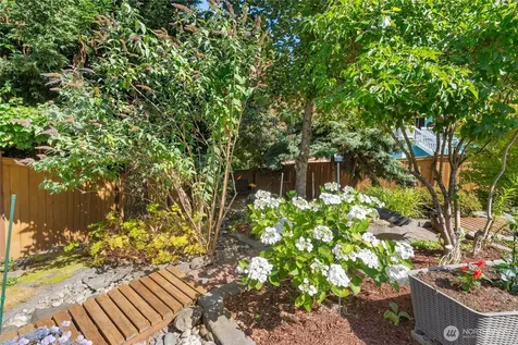 26432 Somerset Lane Kent WA 98032