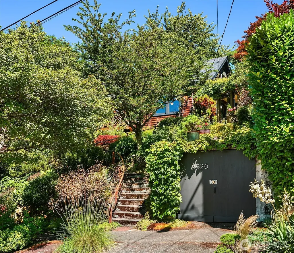 4920 51st Avenue S Seattle WA 98118