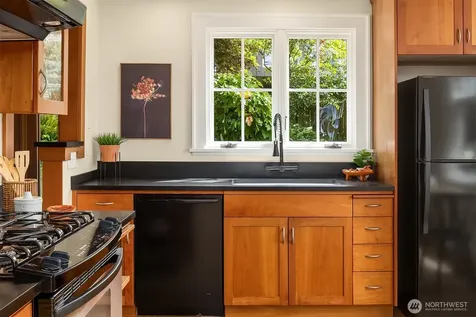 4920 51st Avenue S Seattle WA 98118