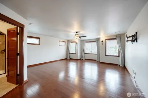 17103 138th Avenue E Puyallup WA 98374