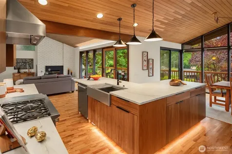 7416 Mercer Terrace Drive Mercer Island WA 98040